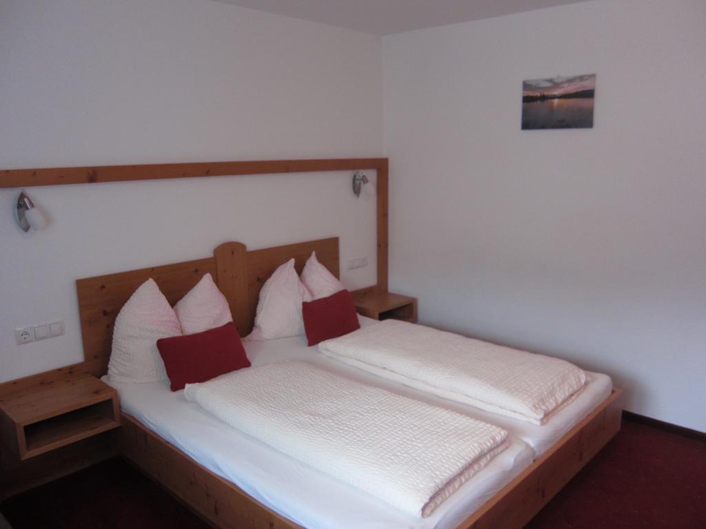 Landgasthof Alpenblick Altenmarkt im Pongau Room photo